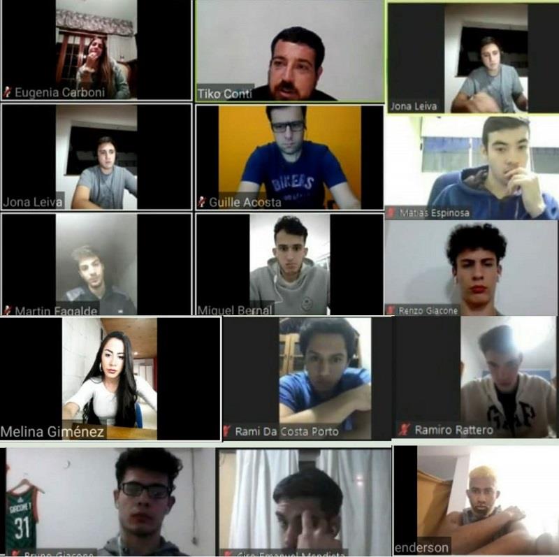 Estudiantes mantiene las charlas vía Zoom