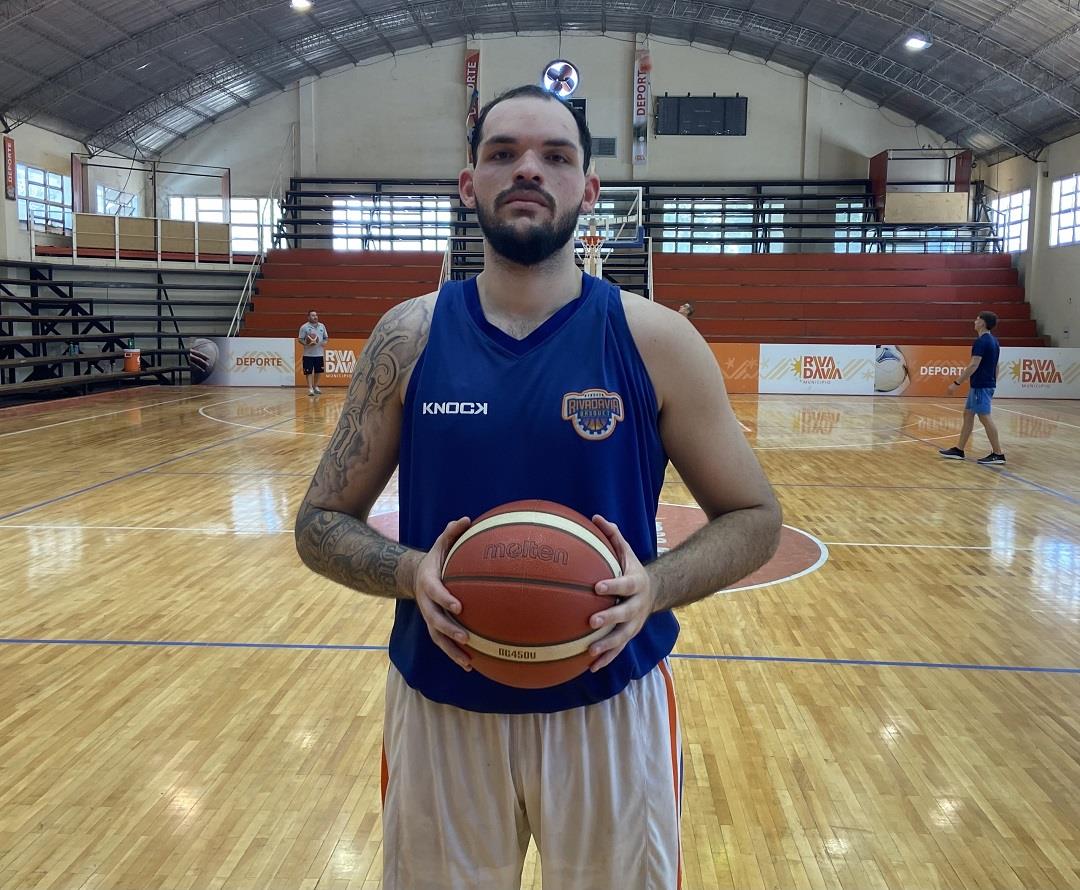 Rivadavia sumó al brasilero Joao Fidelis