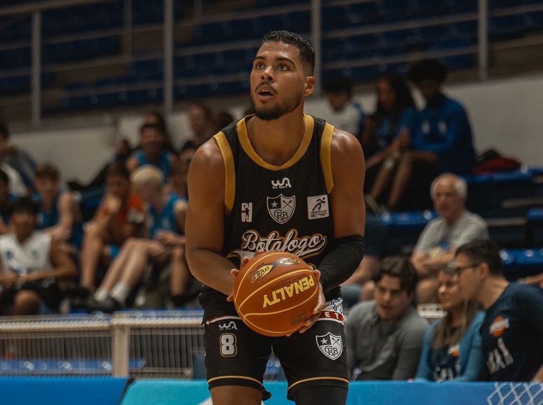Con Derick Machado, El Talar completó su plantel