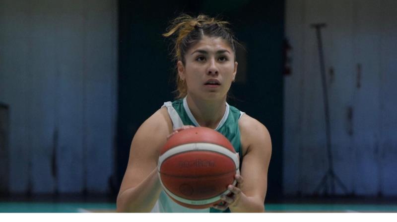 Dalma Piri: entre el aula, el cielo y la cancha