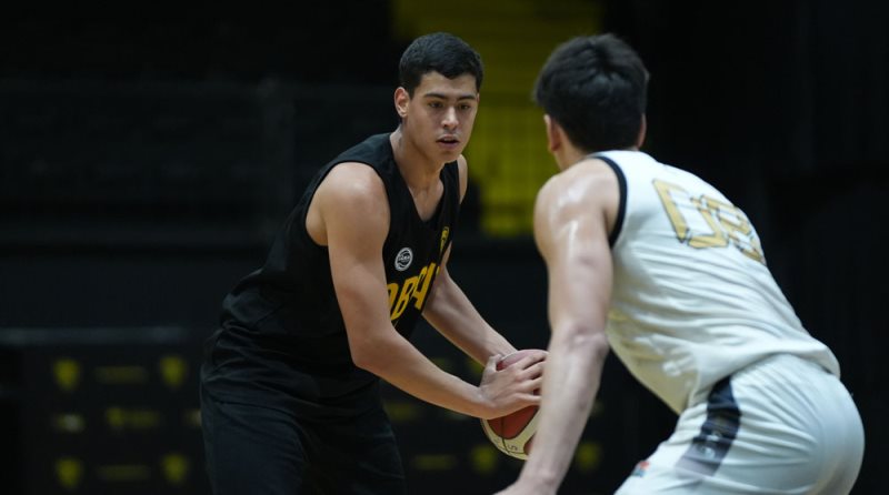 Obras venció a San Martín y estiró su invicto