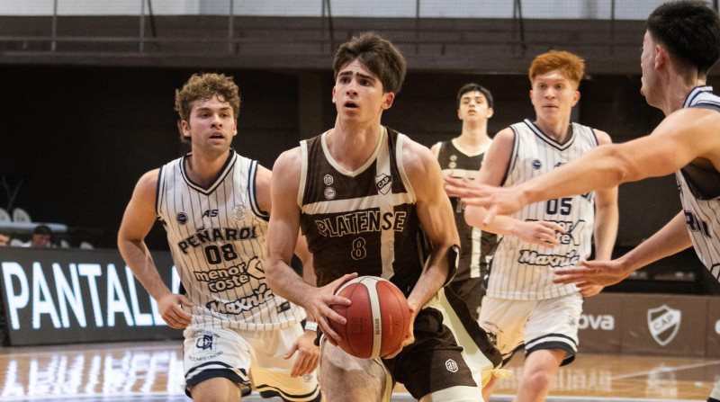 Platense aguantó la remontada y derrotó a Peñarol