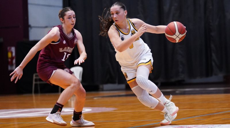 Berazategui se reencontró con el triunfo 