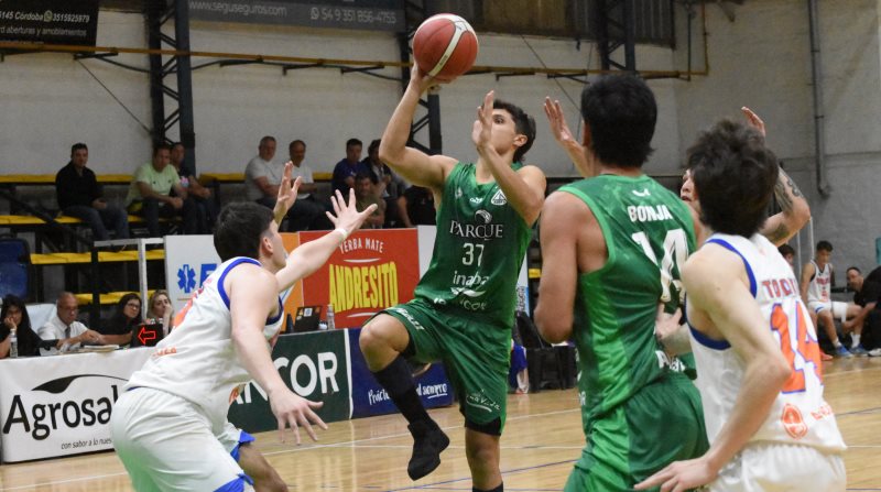 Barrio Parque se hizo fuerte en casa y estiró su buen momento