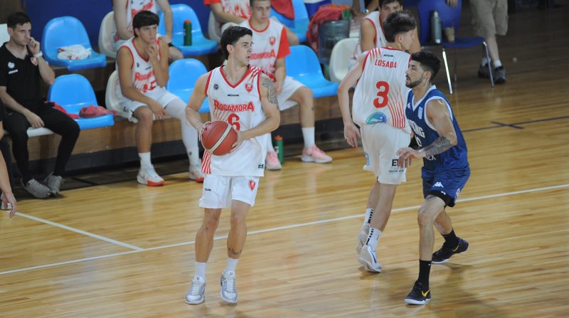 Rocamora ajustó a tiempo y se quedó con un triunfo clave