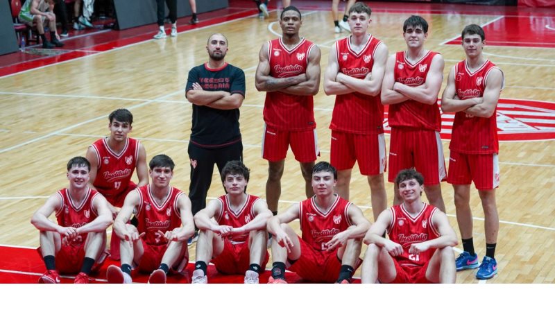 Instituto festejó en casa