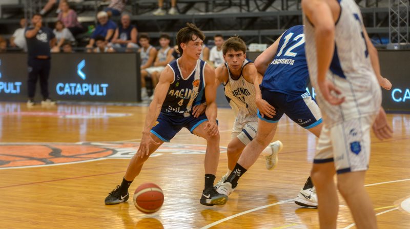 Racing se hizo fuerte en un final apasionante y venció a Argentino 