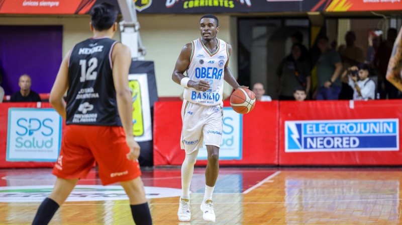 Triunfo a domicilio de Oberá ante San Martín 