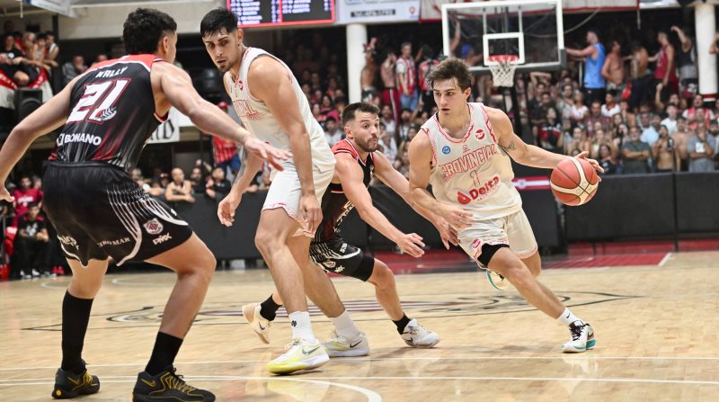 Provincial sacó chapa en Mar del Plata