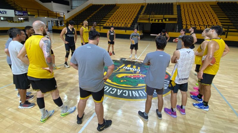 Comunicaciones juega como local frente a Rivadavia Básquet