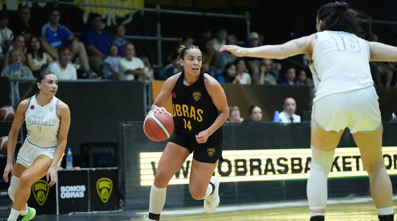 Obras ganó de local y estiró el invicto