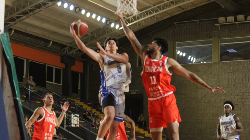 Santa Paula le dio otro golpe a Huracán