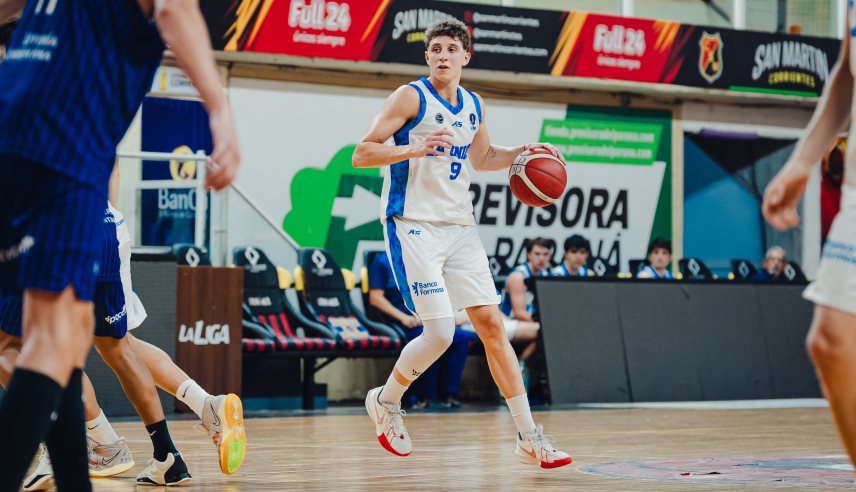 La Unión pisó fuerte en Corrientes y bajó a Regatas