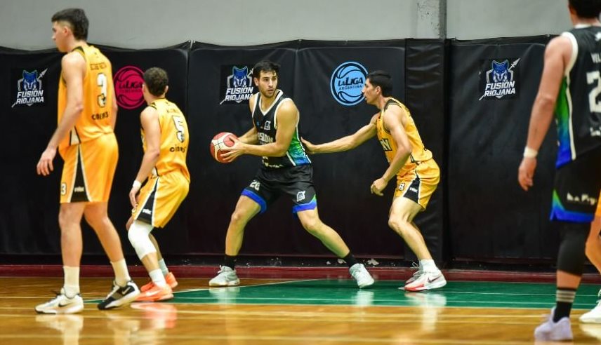 Fusión recibe a Comunicaciones en La Caldera Verde