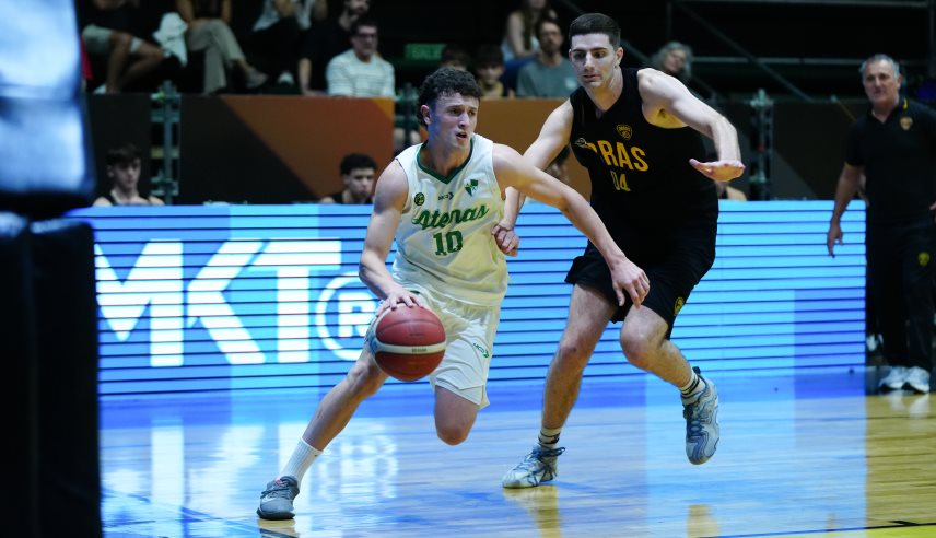 Atenas dio el batacazo ante Obras