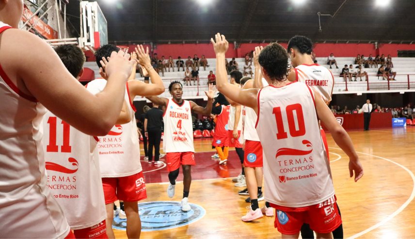 Rocamora volvió a mantener la categoría y se despide ante su gente