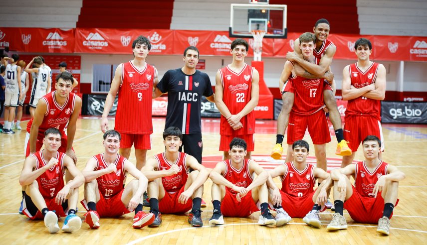 Instituto fue contundente y quedó a un paso del Final Four