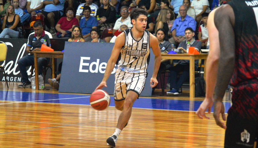 Estudiantes aprovechó la oportunidad e igualó la serie