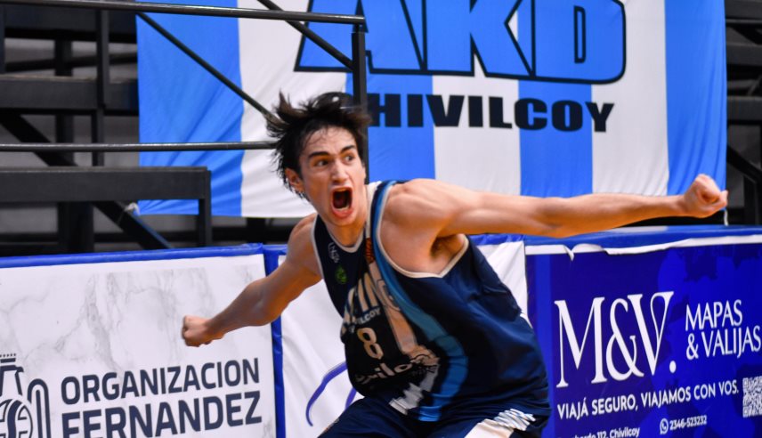 Racing se llevó la victoria en el último segundo