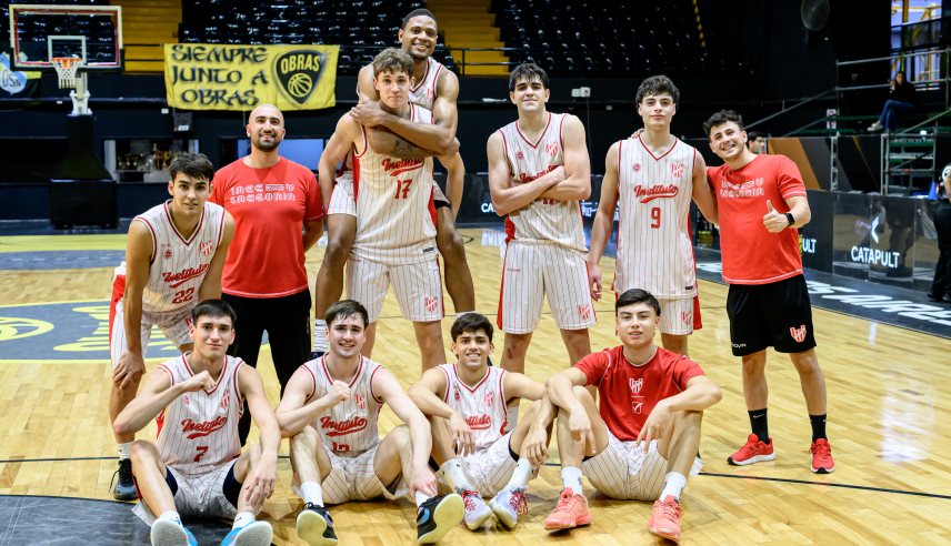 Instituto derrotó a Obras como visitante en el duelo de líderes