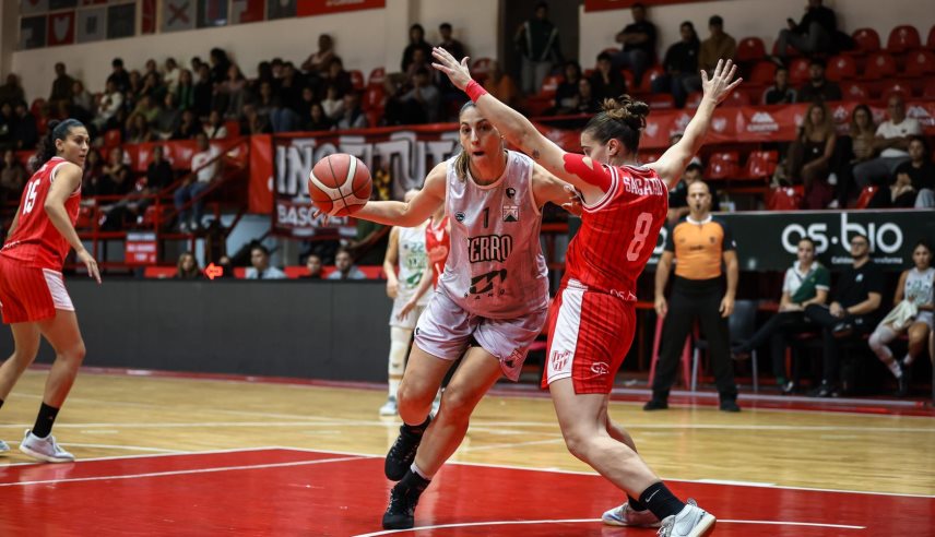 Ferro ganó en Córdoba y se puso match point