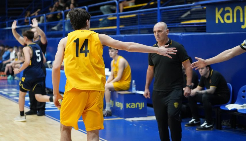 Triunfazo de Obras en La Bombonerita