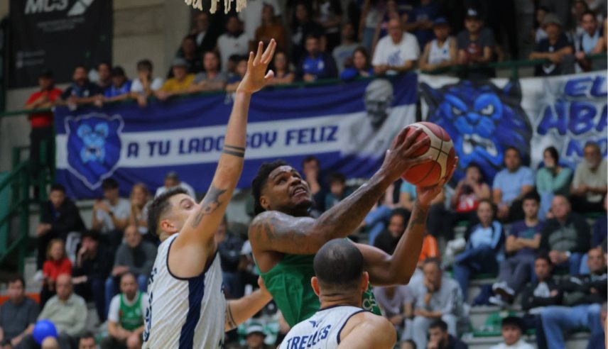 Atenas ganó un partidazo y se quedó con el primero de la serie por la permanencia - Imagen 3