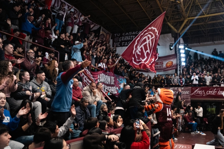 En un partidazo, Lanús festejó en su casa ante el Lobo - Imagen 3