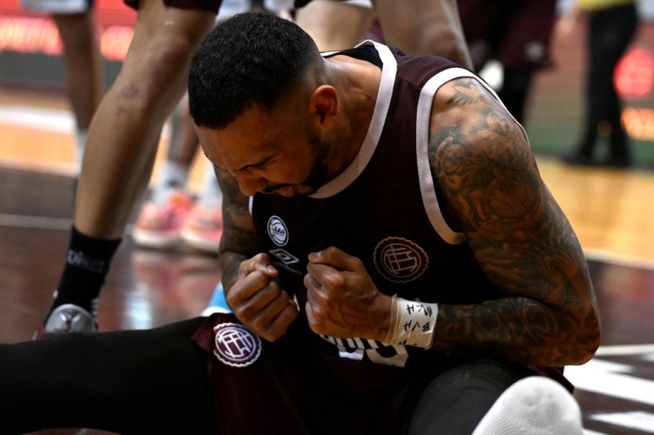 En un partidazo, Lanús festejó en su casa ante el Lobo - Imagen 12