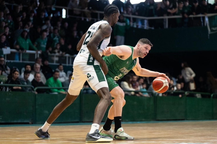 Ferro festejó en el Etchart y forzó el quinto juego - Imagen 1