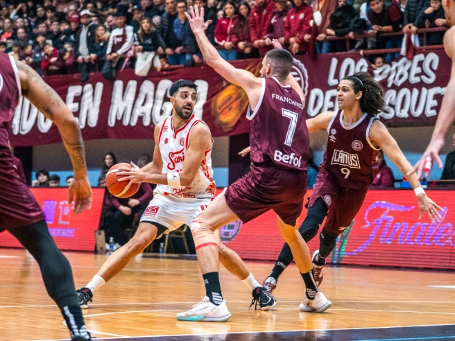 Lanús fue contundente y quedó a un paso del título - Imagen 1