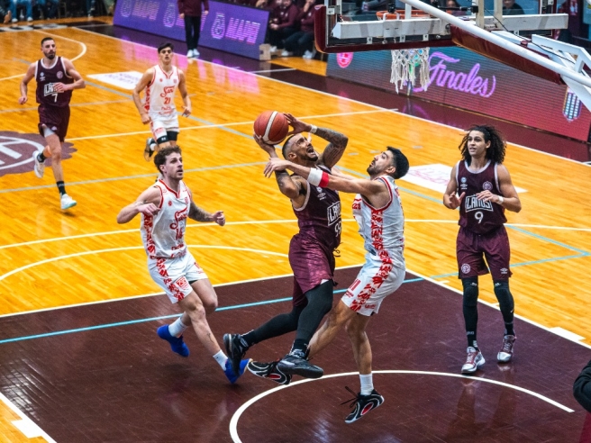 Lanús fue contundente y quedó a un paso del título - Imagen 10