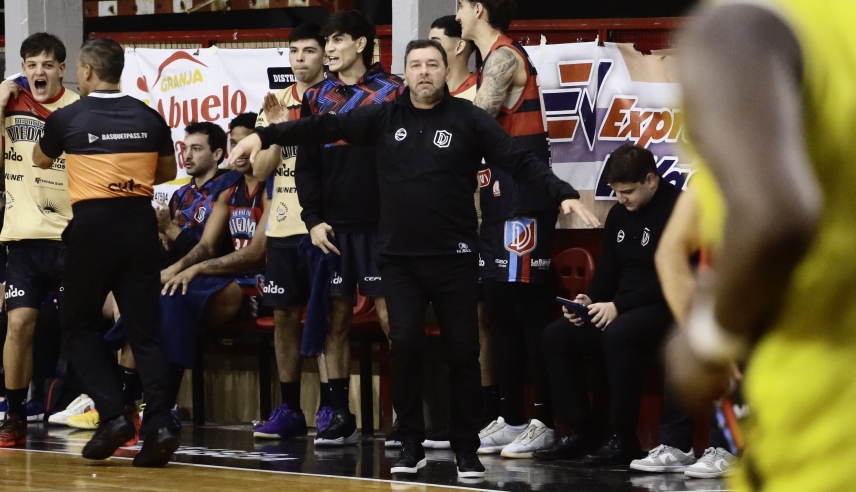 Guillermo Bogliacino continuará al frente de Deportivo Viedma