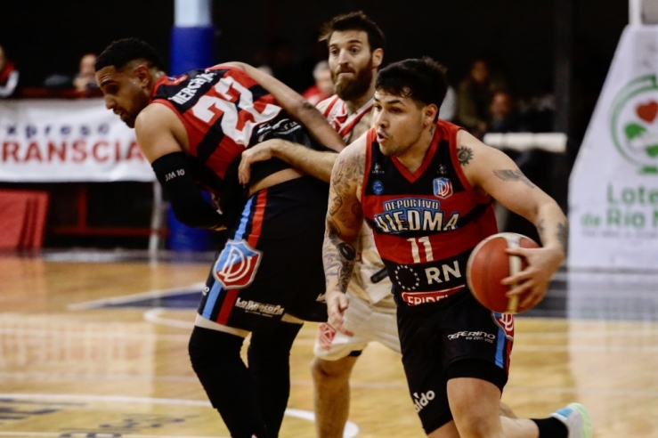 Luciano Cáceres continuará en Deportivo Viedma - Imagen 1