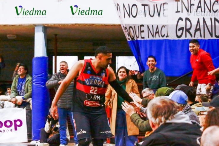 Jeffrey Merchant continuará en Deportivo Viedma para la próxima temporada - Imagen 1