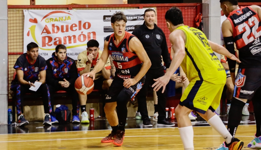 Joaquín Petre sigue en Deportivo Viedma