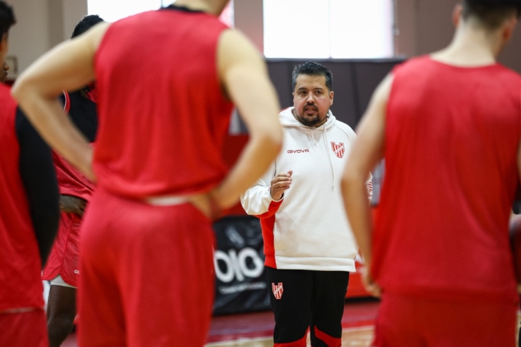 Manuel Urrutia: "El equipo está con muchas ganas de jugar y de sentirse compitiendo" - Imagen 2
