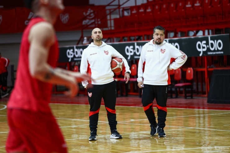 Manuel Urrutia: "El equipo está con muchas ganas de jugar y de sentirse compitiendo" - Imagen 4