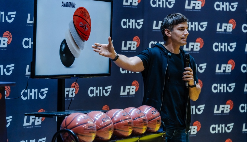 CH1 presentó la pelota oficial de La Liga Femenina - Imagen 2