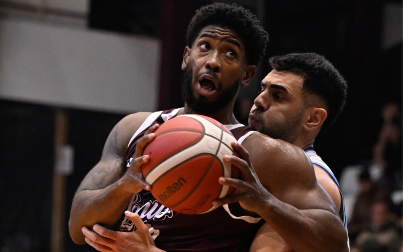 Lanús celebró su primer triunfo en su regreso a LNB - Imagen 4