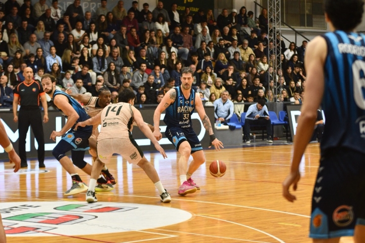 Gimnasia se impuso ante Racing  - Imagen 2