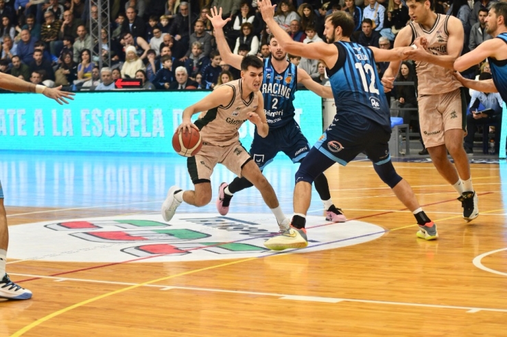 Gimnasia se impuso ante Racing  - Imagen 3