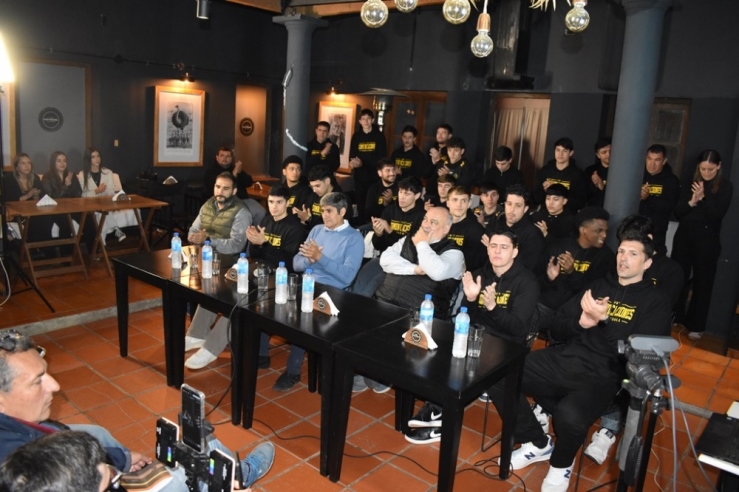 Comunicaciones presentó el plantel para una nueva temporada - Imagen 2
