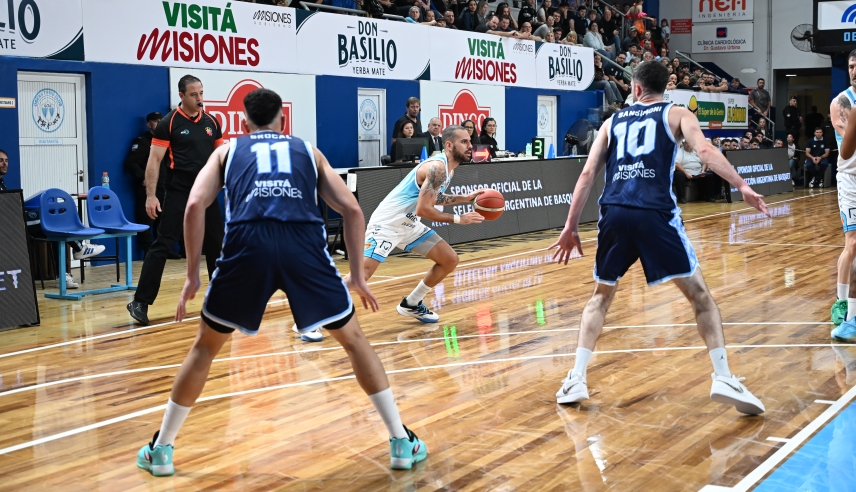 Racing se hizo fuerte en Oberá