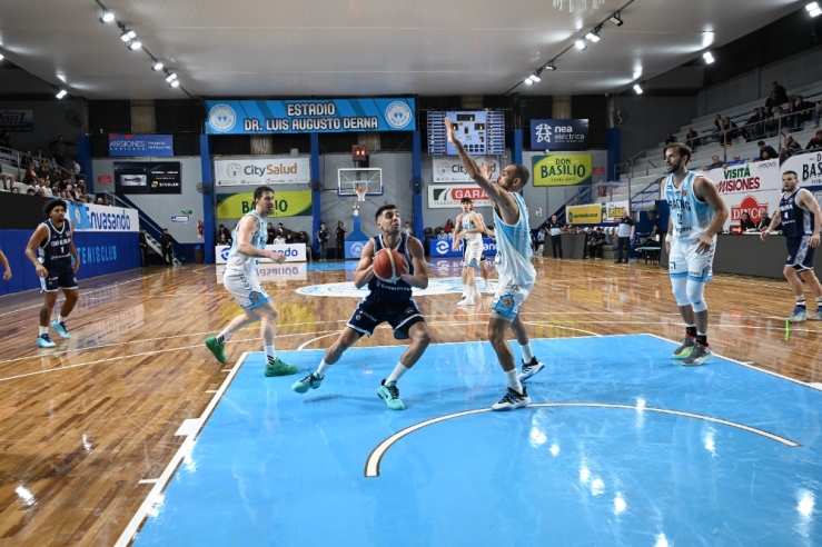 Racing se hizo fuerte en Oberá - Imagen 3