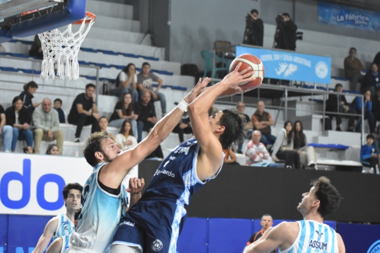Racing se hizo fuerte en Oberá - Imagen 7