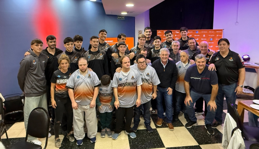 Pergamino Básquet presentó su plantel y la nueva indumentaria