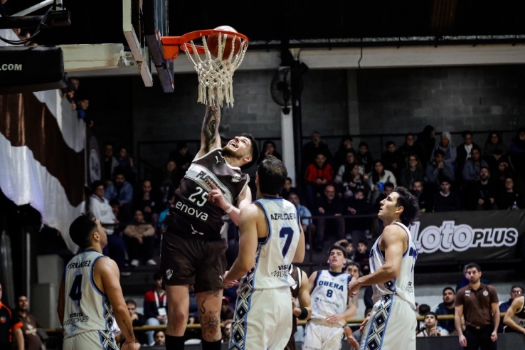 Platense se hizo fuerte en el cierre y se quedó con un triunfazo ante Oberá - Imagen 7