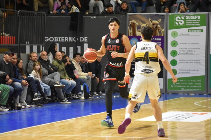 Hindú sacó pecho en Jujuy y amargó al cóndor en el estreno - Imagen 4
