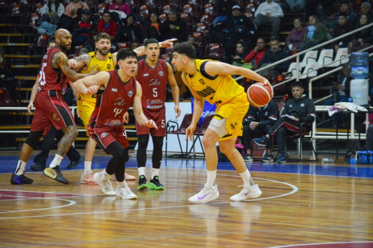 Los Infernales arrancaron la Liga Argentina con un triunfazo en el Delmi - Imagen 6